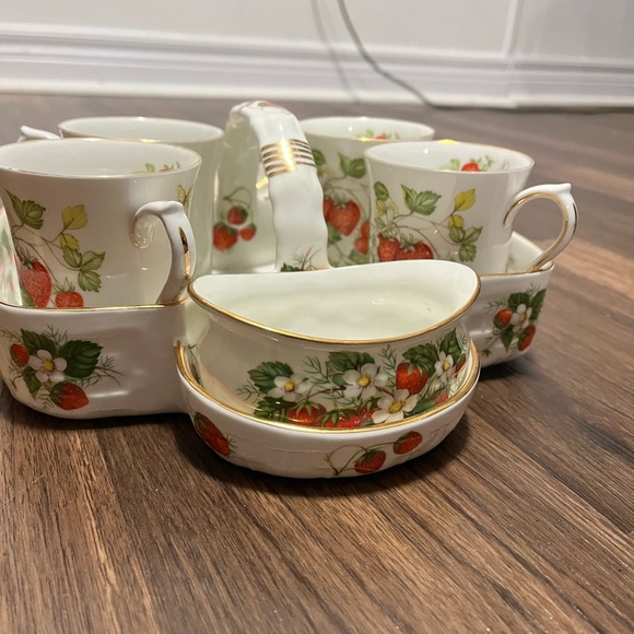 Vintage English Strawberry Tea Set Hammersley & Co. 11 pieces - Picture 2 of 10